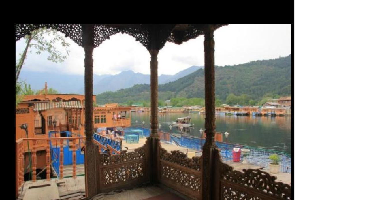 De Laila House Boat By Sterling Hotel Srinagar  Ngoại thất bức ảnh
